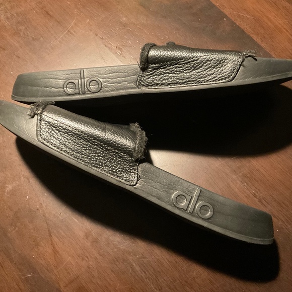 ALO Yoga The IT Slide Black - Picture 4 of 8